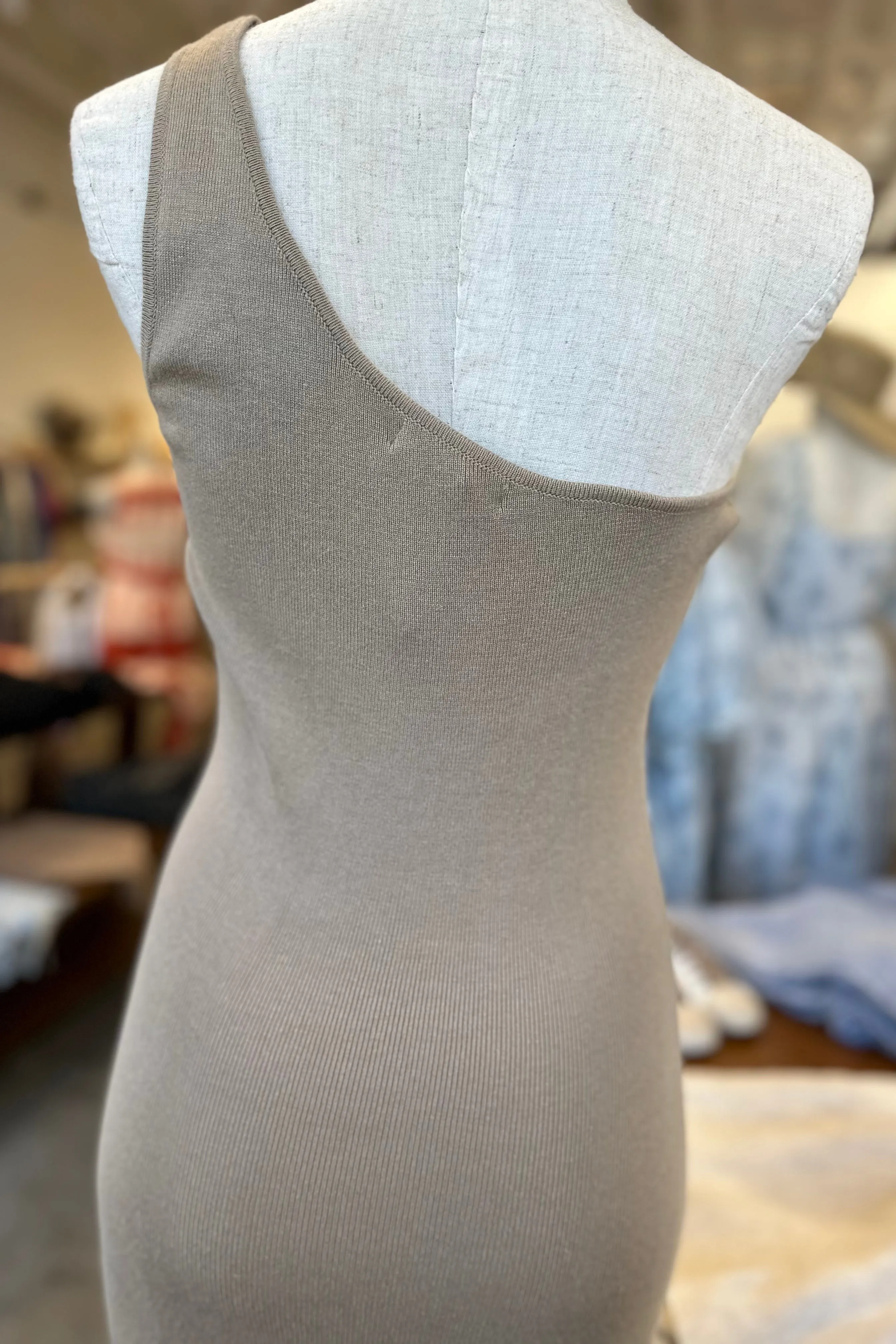 ALISHA MOCHA ONE SHOULDER KNITTED DRESS
