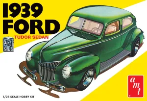 AMT 1939 Ford Sedan Street Rod 1/25 Model Kit