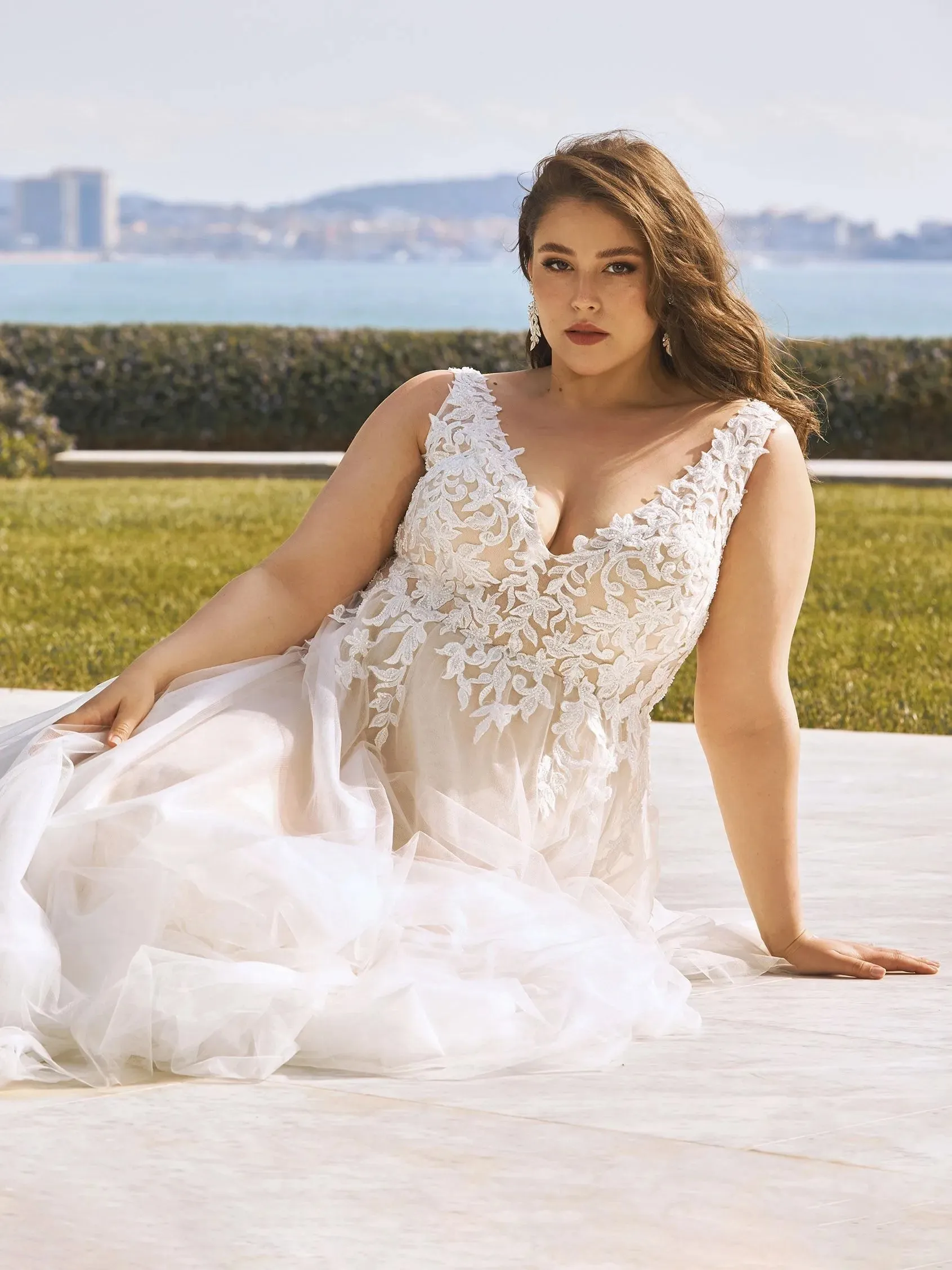 Beach Sleeveless Plus Size Wedding Dress V-Neck Backless Applique A-Line Bridal Gown Custom Made Vestidos De Novia