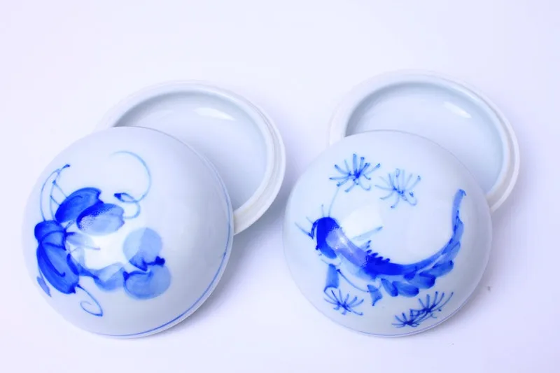 BLUE BLOSSOMS - Chinese Ceramic Seal Past Container